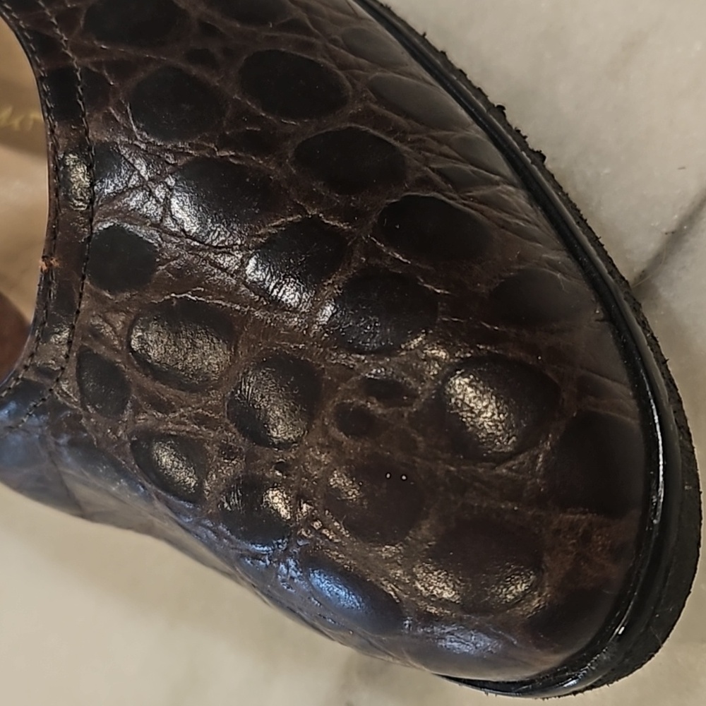 Salvatore Ferragamo Dark Brown Croc-Embossed Leather - Picture 6 of 7